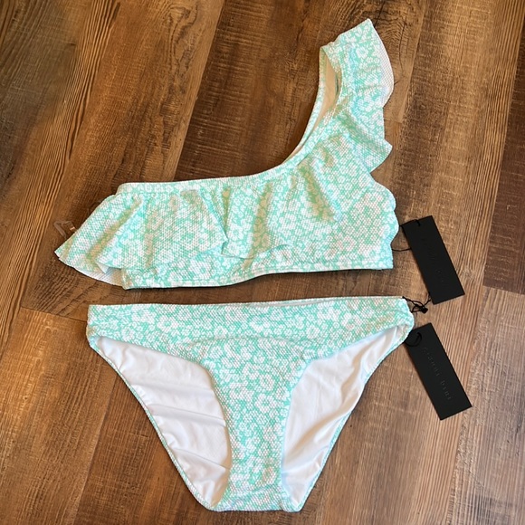 Gianni Bini Other - Gianni Bini Ruffle Top Bikini